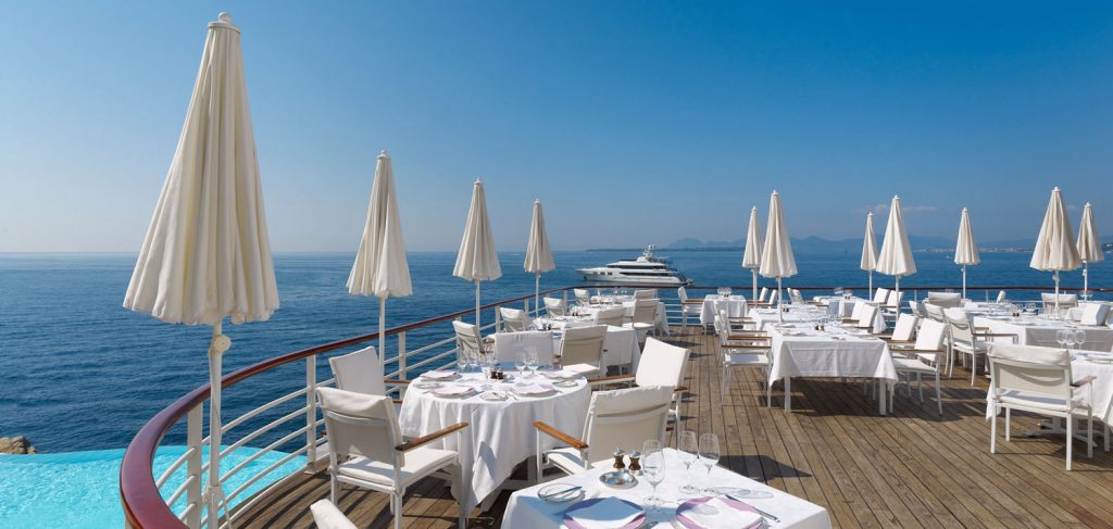 france-hotel-du-cap-eden-roc-deck