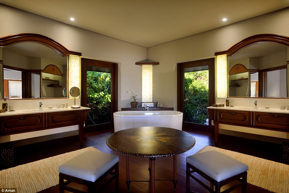 Amanpulo bathroom