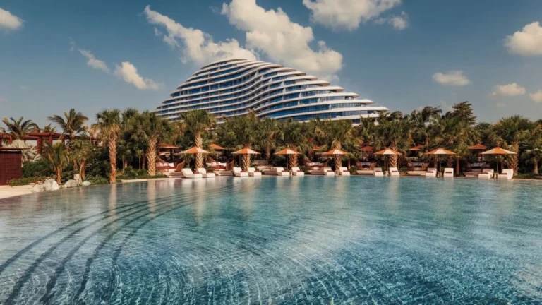 Jumeirah Marsa-Al-Arab-Dubai-Pool