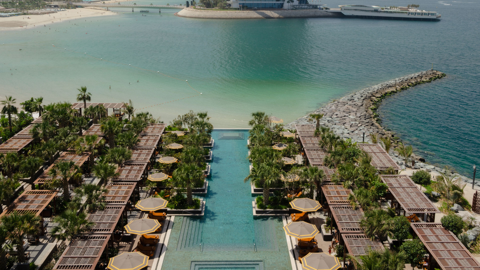 Jumeirah-Marsa-Al-Arab pool view
