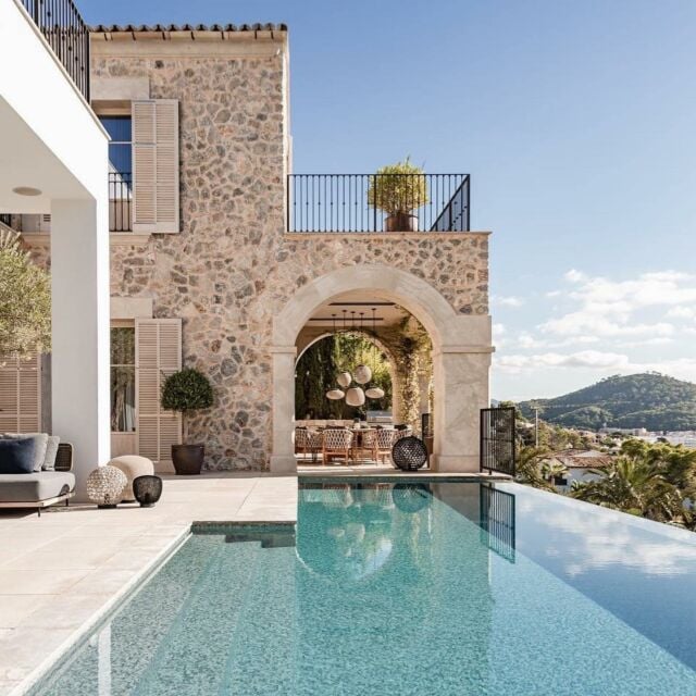 Picture yourself here, it's for sale 😌
⁠
This villa is called Mar y Sal, located in the southwest of Mallorca.⁠
⁠
Credits @lifestyle_mallorca⁠
⁠
#mallorca #housedream #forsale #thespacesforsale #granddesigns #seaviewvilla #luxuryhomes #mediterranean #condenastproperty #elledecor #architecturaldesign #vougeliving #propertyforsale #interiordesign #slowliving #travelworldclass #palmademallorca